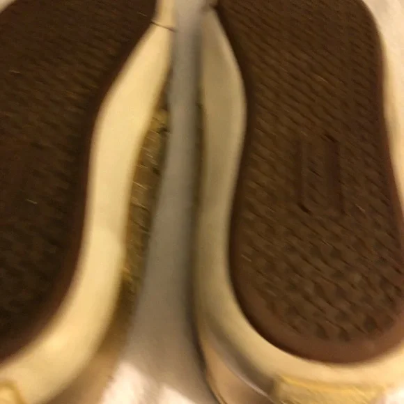 Coach fur-lined deck shoes 8B pretty gold & silver Cs. - Picture 8 of 9